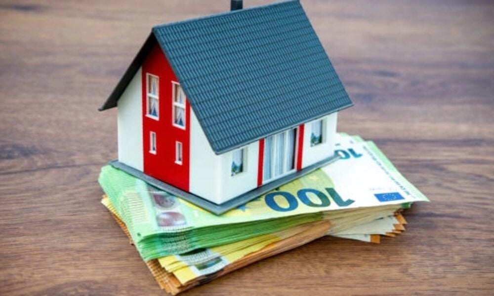 Credit ipotecar 2026. Câți bani cer băncile din România ca avans la o locuință. Minimul nu e 15% pentru toți