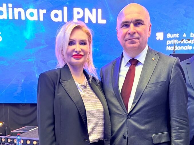 Avocata PNL reținută de DNA pentru șpagă, campioană la poze cu șefii din partid