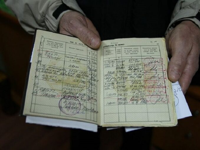 Schimbare radicală pentru toate cărțile de muncă din România