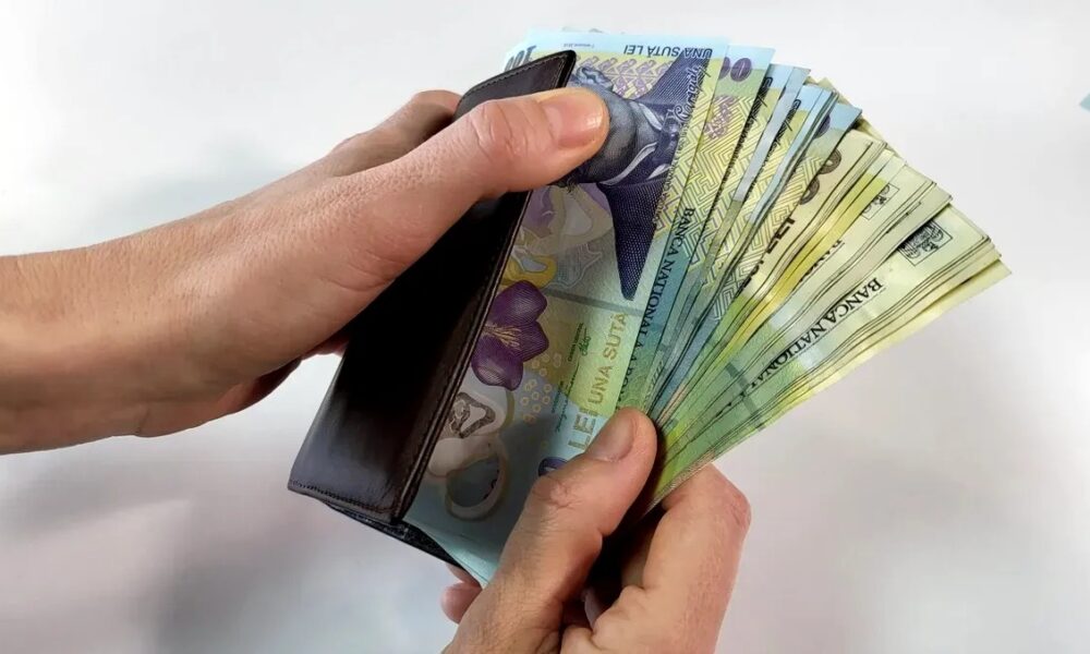 România salariilor extreme: 13.000 de lei în IT și doar 3.400 lei în HoReCa
