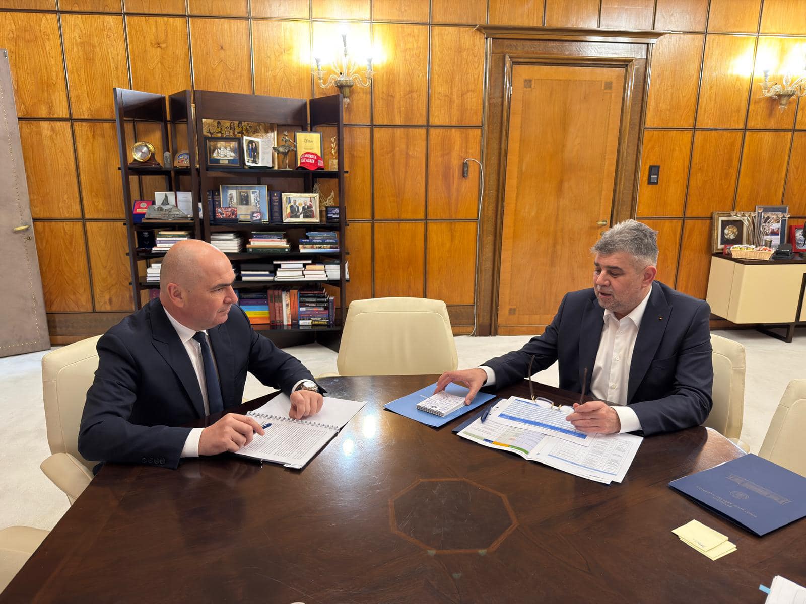 Bolojan dă vina pe Ciolacu pentru recesiune