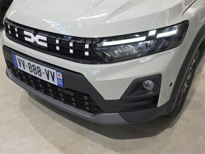 Dacia va veni cu un nou model, produs în România