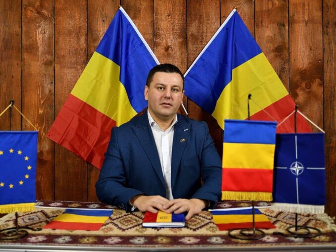 Funcționarii „Făt-Frumos”. Jonglează cu joburile și adună ore-n șir de muncă