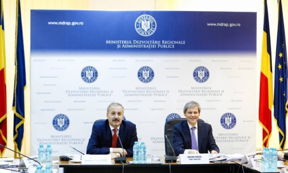 Politicieni cu viață veșnică: cad guvernele, ei rămân la ciolan