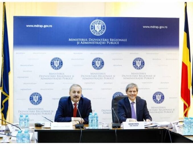 Politicieni cu viață veșnică: cad guvernele, ei rămân la ciolan