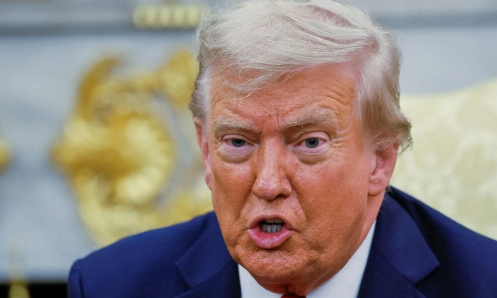 Trump, despre acordul comercial Canada-China: Vor interzice hocheiul pe gheață