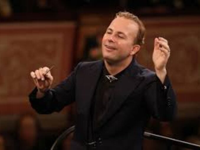 Derapaje homofobe pe seama dirijorului de la Concertul de Anul Nou de la Viena