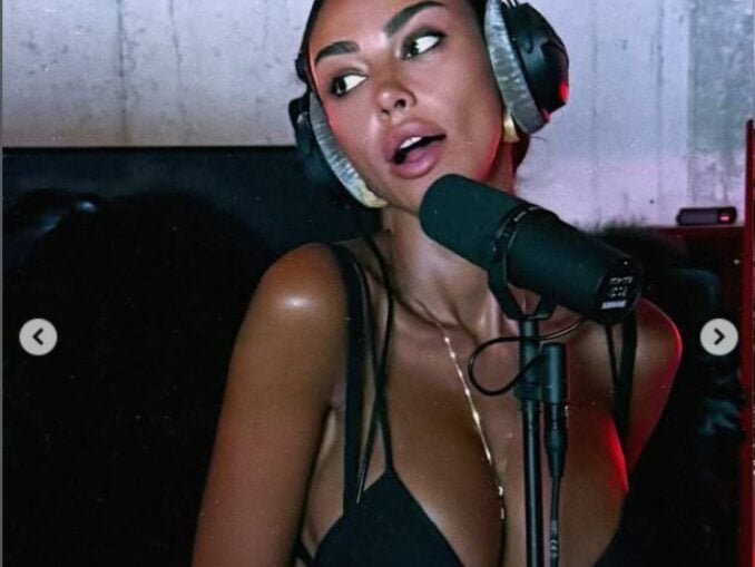 Mădălina Ghenea cere cinci milioane € de la o româncă