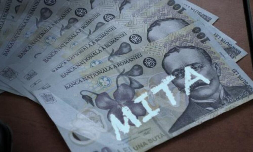 Cinci inspectori de la Antifrauda ANAF din București au recunoscut că au luat mită de mai multe ori