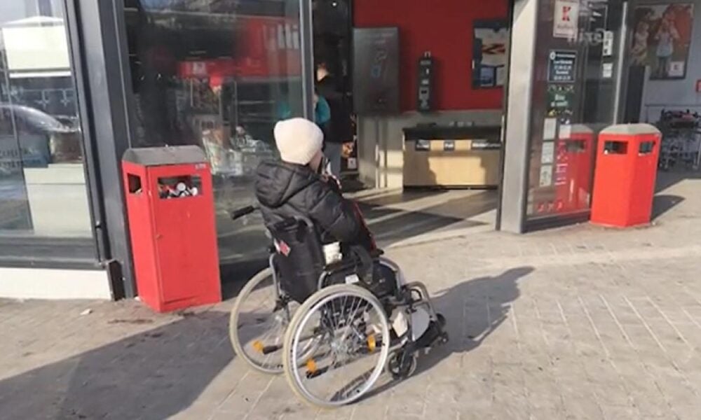 Săraca fată bogată. Cerșea pe străzi, dar trăia în lux