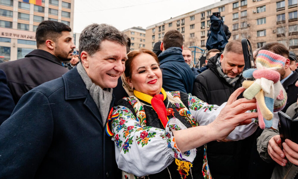 Cum îl împachetează pe Nicușor Dan? 