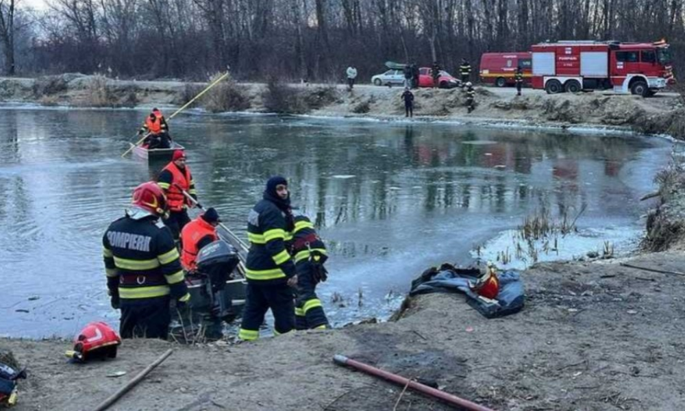 Intervenție pe râul Olt. Doi bărbați recuperați din apă