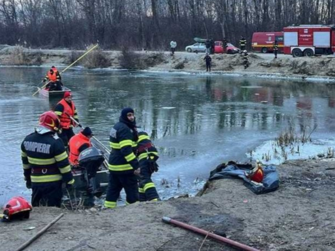 Intervenție pe râul Olt. Doi bărbați recuperați din apă