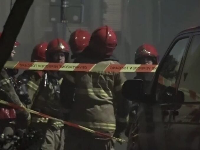 Violenţă fără precedent. Poliţia olandeză, atacată cu sticle incendiare de Anul Nou