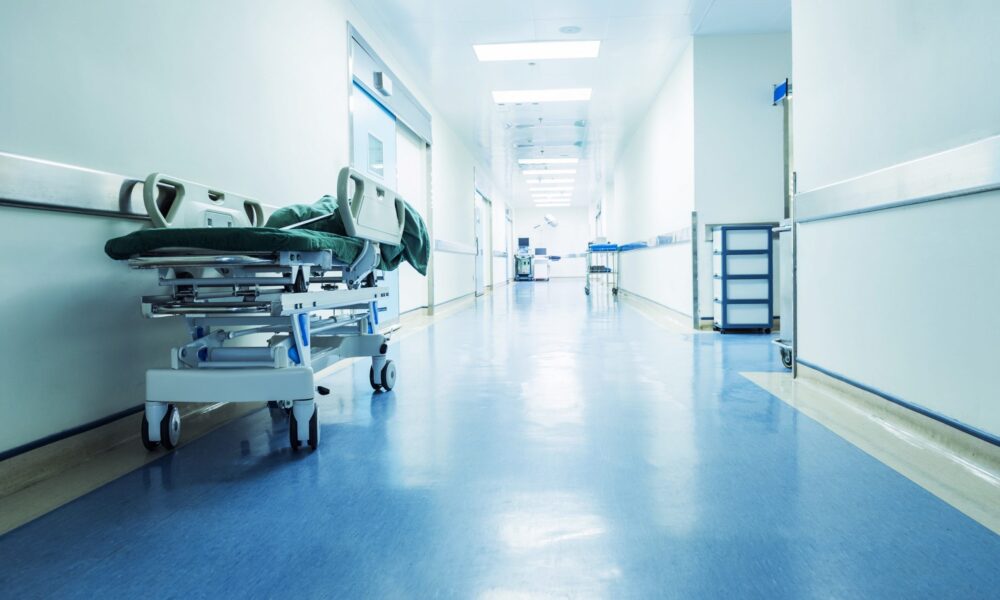 Anchetă epidemiologică la Brăila după ce un bărbat a murit de listerioză
