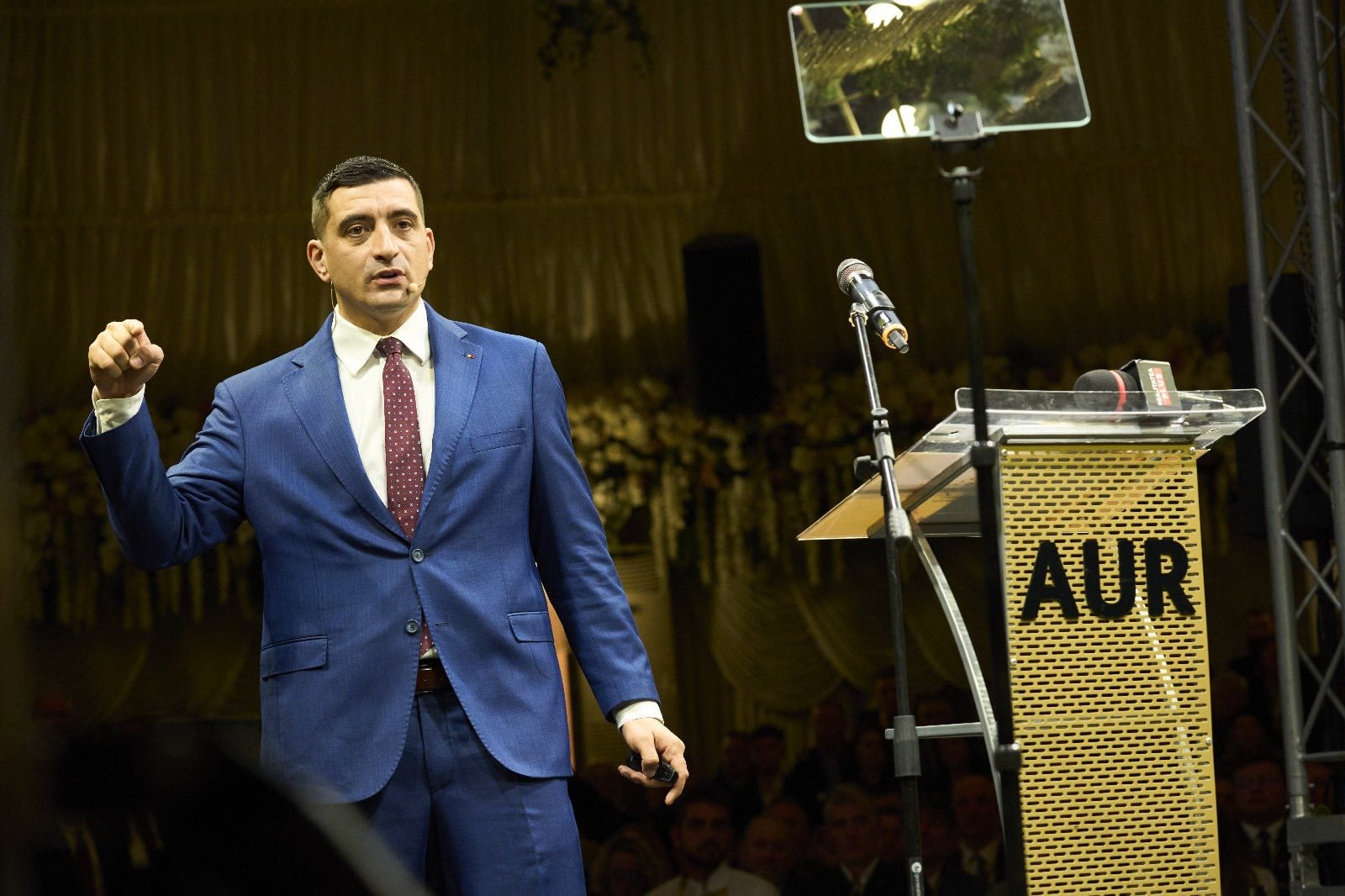 AUR se învechește. Simion cheamă bătrânii în partid