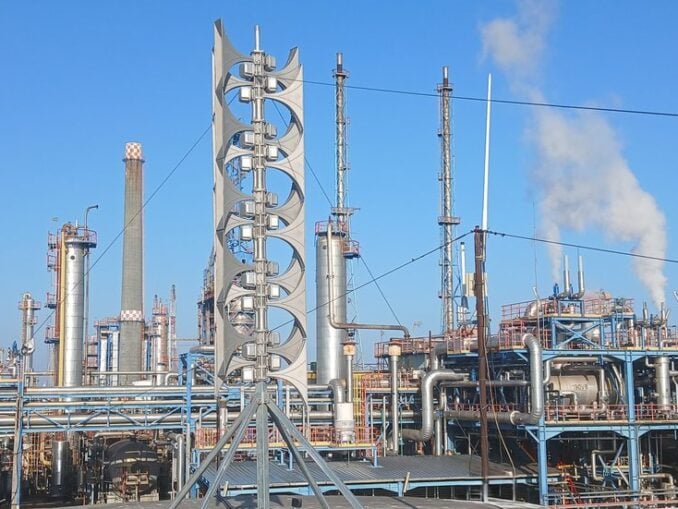 Protest la Rafinăria Petromidia. Sindicaliştii suspendă negocierile