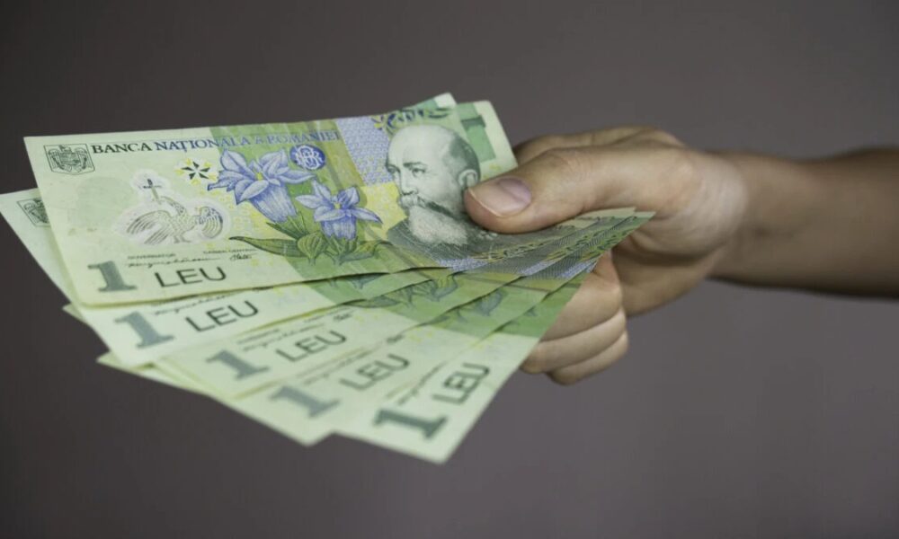 Suma minimă de bani pe care orice român trebuie să o aibă în casă în 2026