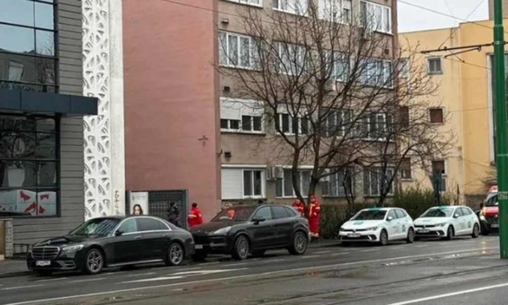 Doi bărbaţi au murit după ce s-ar fi aruncat de pe un bloc de zece etaje din Arad