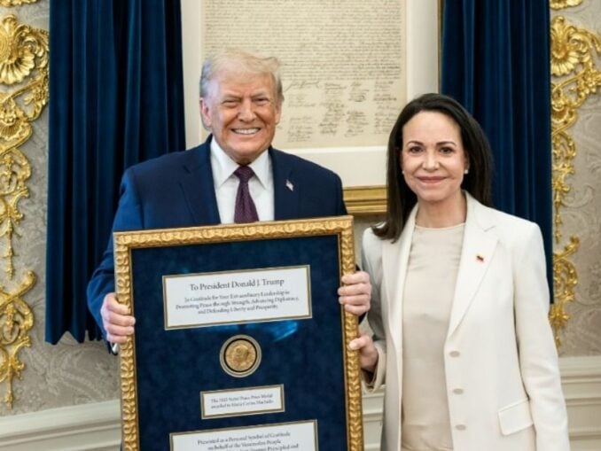 Trump, premiat de Machado