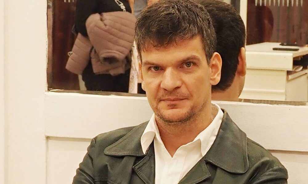 Tudor Chirilă îi face portretul lui Grindeanu, „noaptea ca hoții”: Ticălos, scriitor fără carte, sluga lui Dragnea