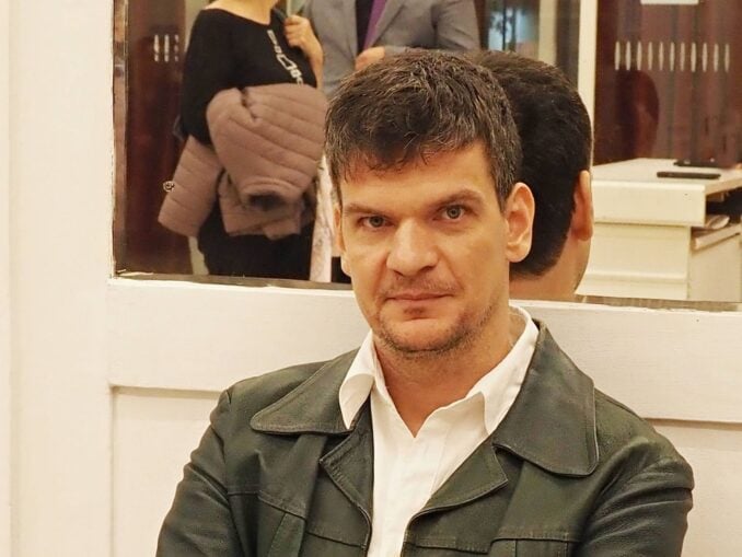 Tudor Chirilă îi face portretul lui Grindeanu, „noaptea ca hoții”: Ticălos, scriitor fără carte, sluga lui Dragnea