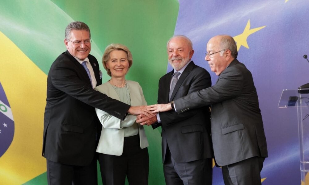 Doi europarlamentari români, reduși la tăcere după ce n-au votat pentru Ursula
