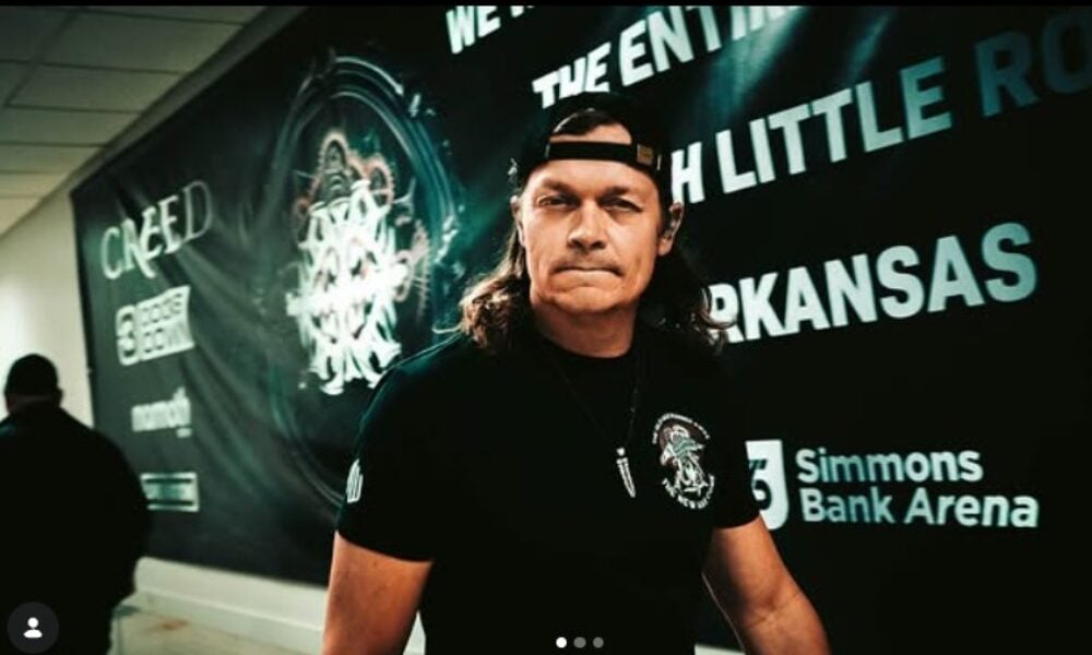 A murit solistul trupei 3 Doors Down