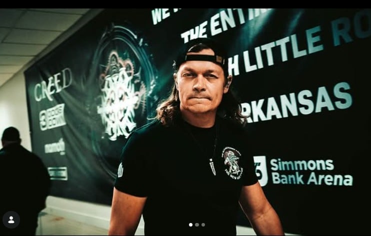 A murit solistul trupei 3 Doors Down