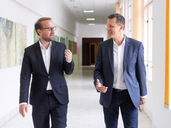 SURSE Avem baroni și la USR. Limita de 10 ani pentru funcțiile de conducere a fost eliminată