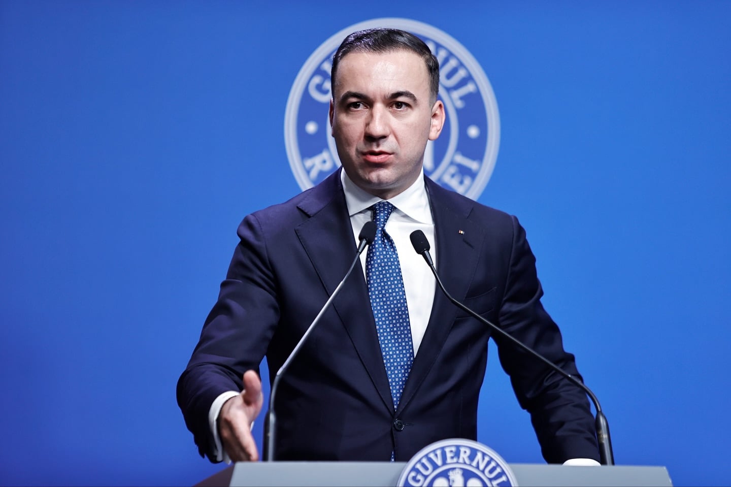 Ministrul Energiei, la raport. Bogdan Ivan merge în Parlament să dea explicații pentru situația din Curtea de Argeș