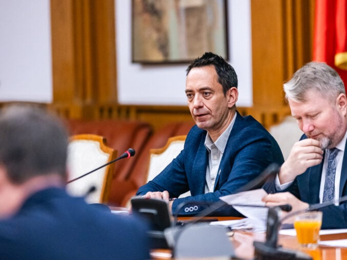 UDMR nu va vota moțiunea PSD-AUR, dar nici nu se dezice de social-democrații