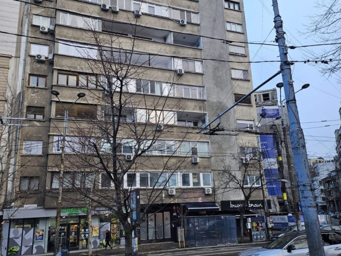 FOTO De ce modifică Ciucu chiriile. Apartamente spațioase și centrale, la 150 de lei pe lună