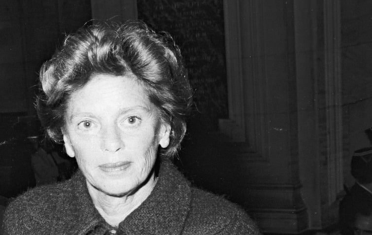 O româncă scrie istorie la Paris – numele ei, gravat pe Turnul Eiffel