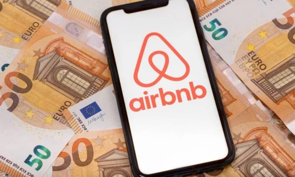 Vacanțe fără bani blocați? Noua opțiune Airbnb care face valuri global. Faliment pentru Booking?