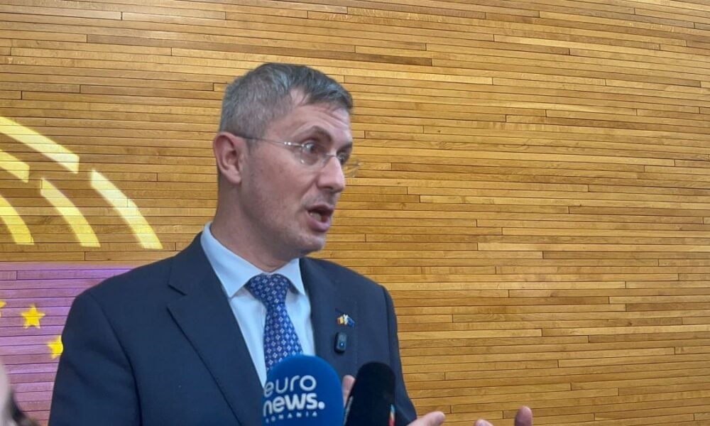 Dan Barna: „Căsătorit cu PSE la Bruxelles, dar cu amanta AUR la București”