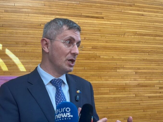 Dan Barna: „Căsătorit cu PSE la Bruxelles, dar cu amanta AUR la București”