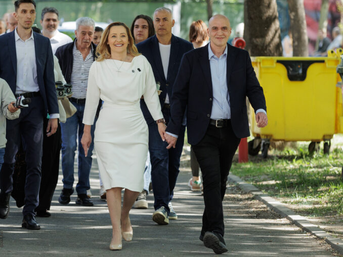 Soțul Elenei Lasconi nu mai e angajat la grupul parlamentar USR. Când și de ce a plecat
