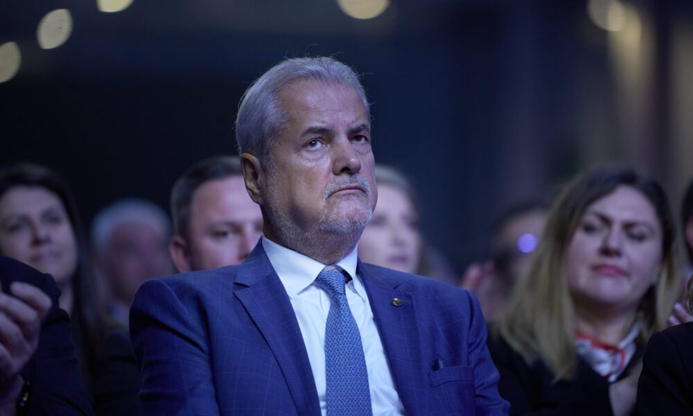 Adrian Năstase: PSD face un fel de balet. Ar trebui să rămână la guvernare deocamdată. Bolojan, frâna din Guvern – INTERVIU