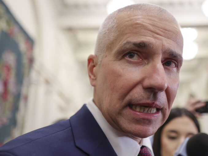 Marinescu îl sfidează pe Bolojan pe numirea procurorilor-șefi
