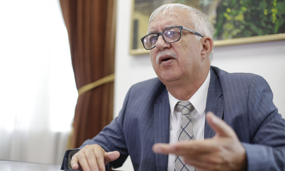 EXCLUSIV „O decizie pe care Curtea a dat-o pe placul poporului”. Doi foști judecători CCR explică miza reală a pensiilor speciale