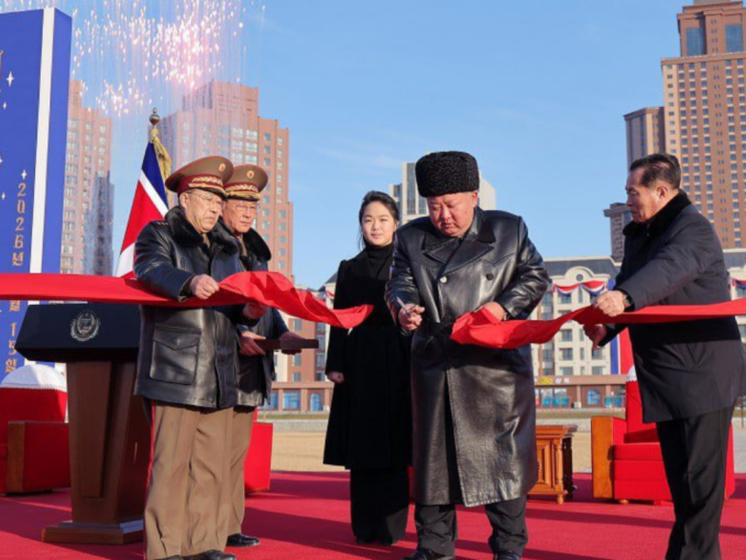 Kim Jong Un inaugurează cartierul „consolării” pentru familiile soldaților uciși