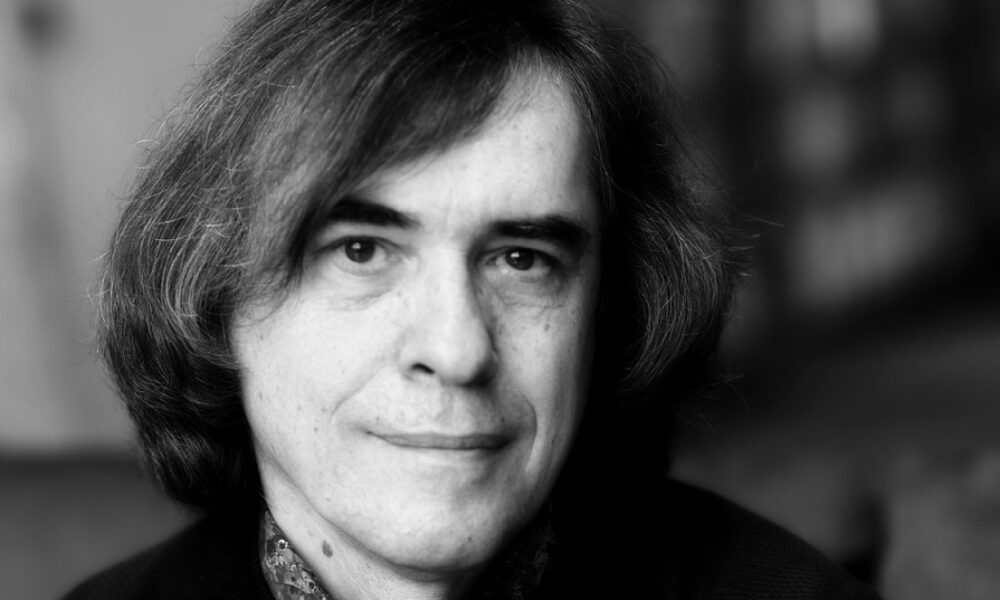 „Pare că ne-ndreptăm spre un hibrid om-mașină, dar eu cred că mergem către lumea din Matrix” – Mircea Cărtărescu INTERVIU