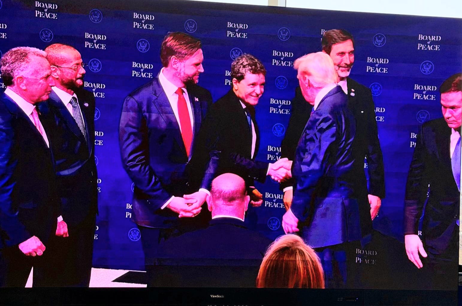 Între MAGA și Macron. Pariază Nicusor Dan mai degrabă pe Trump decât pe UE? Momentele definitorii