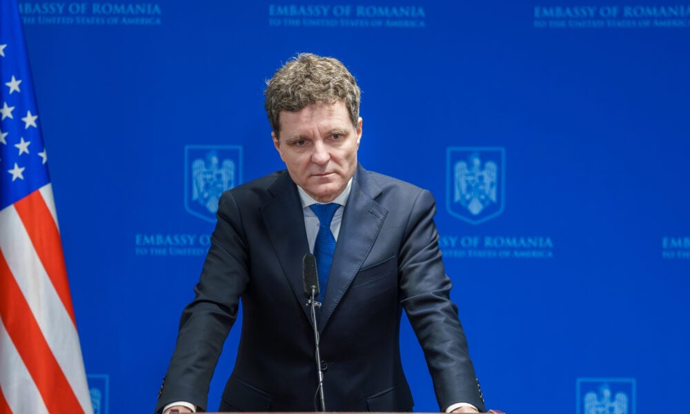 Președintele, despre prețul carburanților: Se va simți o scădere după măsurile Guvernului