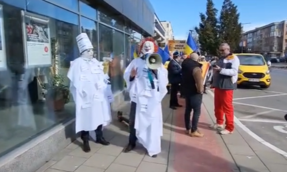Proteste AUR: Manifestări într-un giratoriu, Simion la Ploiești și certuri în Victoriei