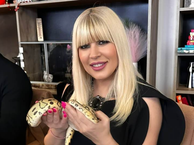 Udrea: La câți șerpi „am ținut la sân”, cu acesta a fost o joacă