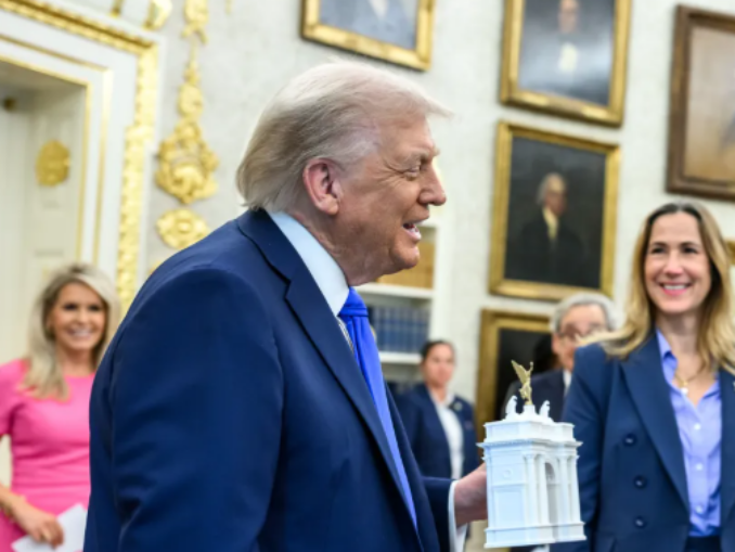 Reacția lui Trump după ce a fost informat că Mojtaba ar fi gay