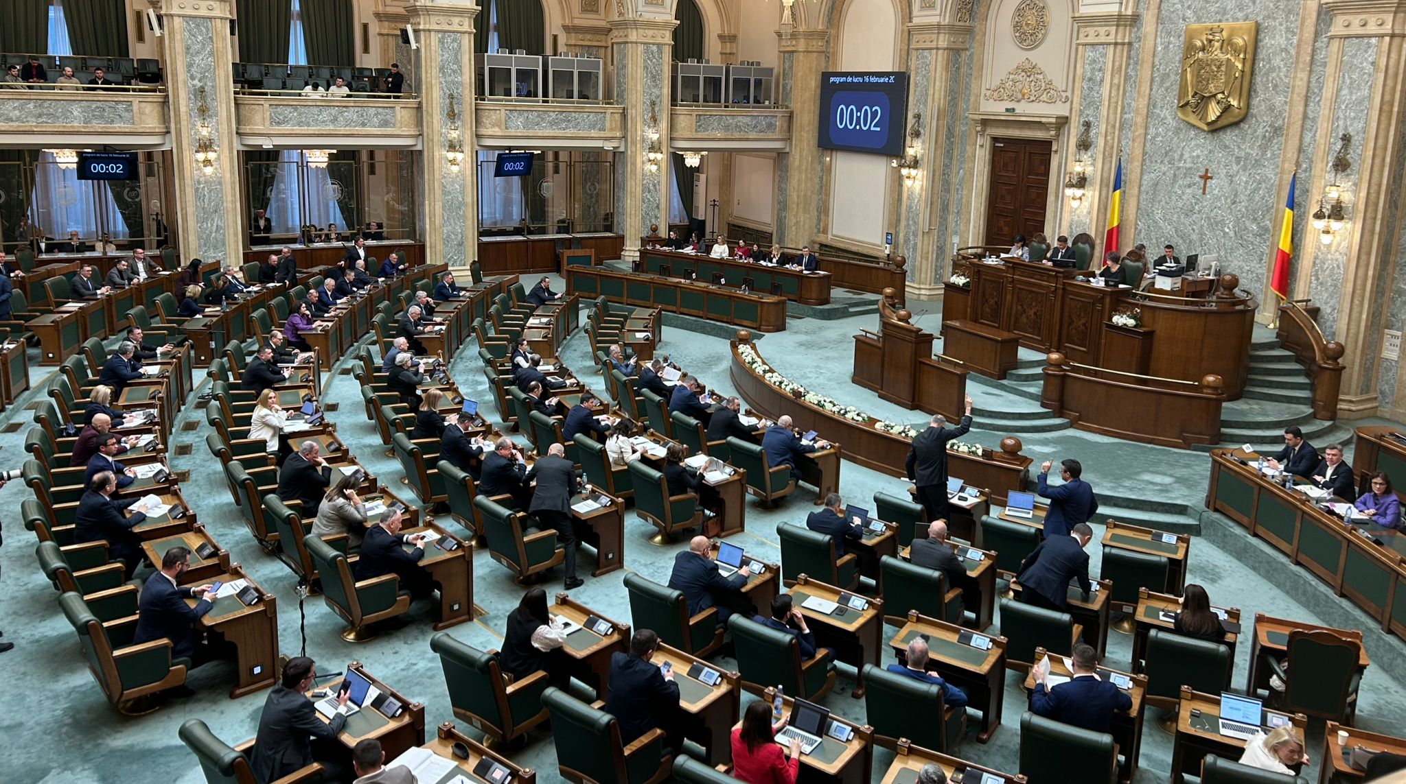 EXCLUSIV Lupta cu sinecurile a fost abandonată la Senat. Cum a mimat puterea că vrea să rezolve problema celor trei secretari generali adjuncți