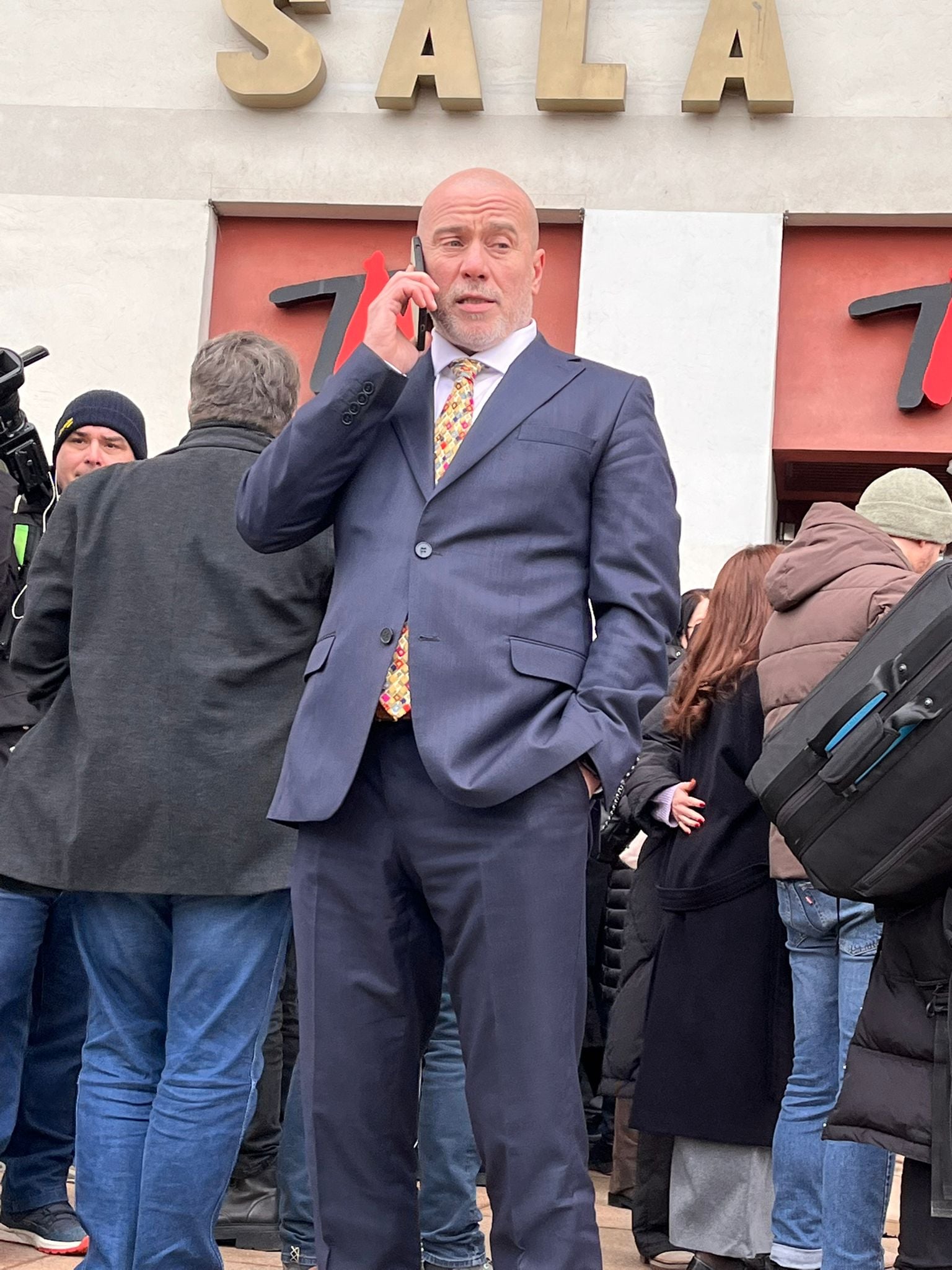 Poza pentru articolul Ministrul CultUrii este dependent de telefon. Cum arată „uitatul“ de unde ai plecat – REPORTAJ